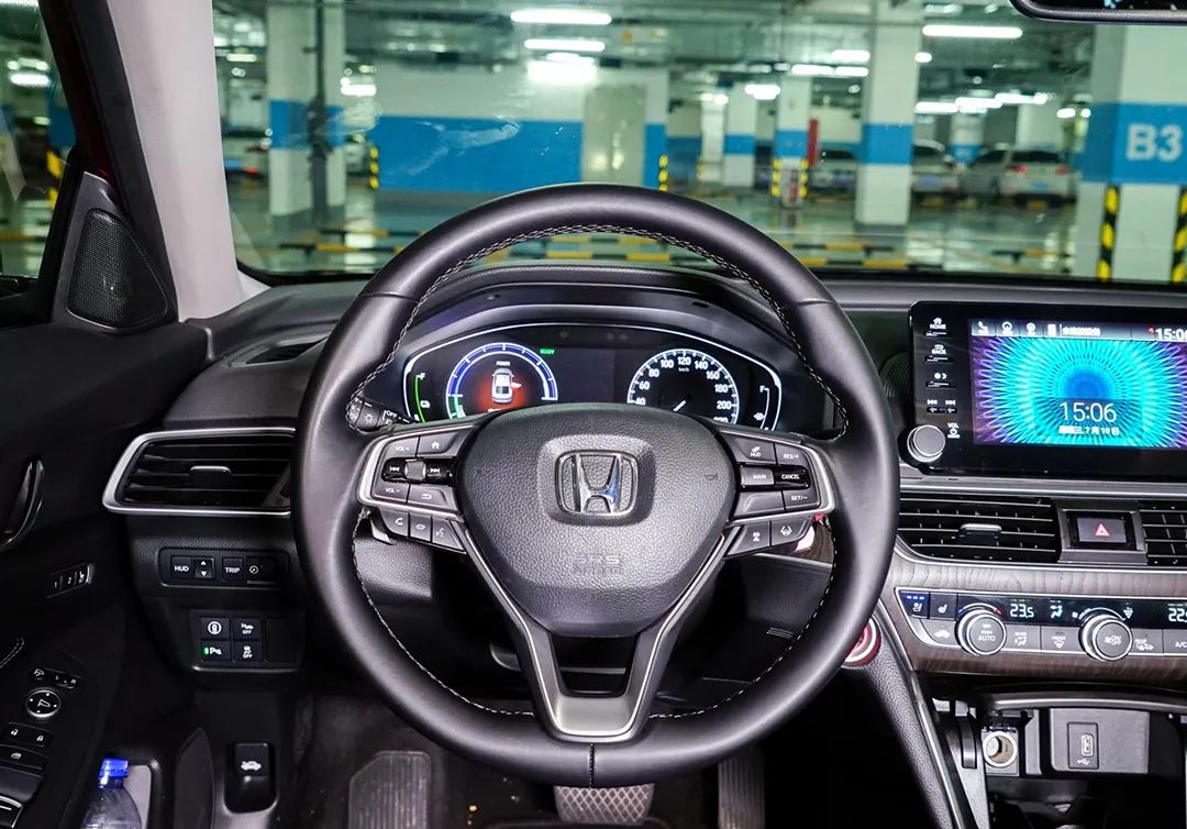 月薪1万想买十代雅阁 请问能入手吗？