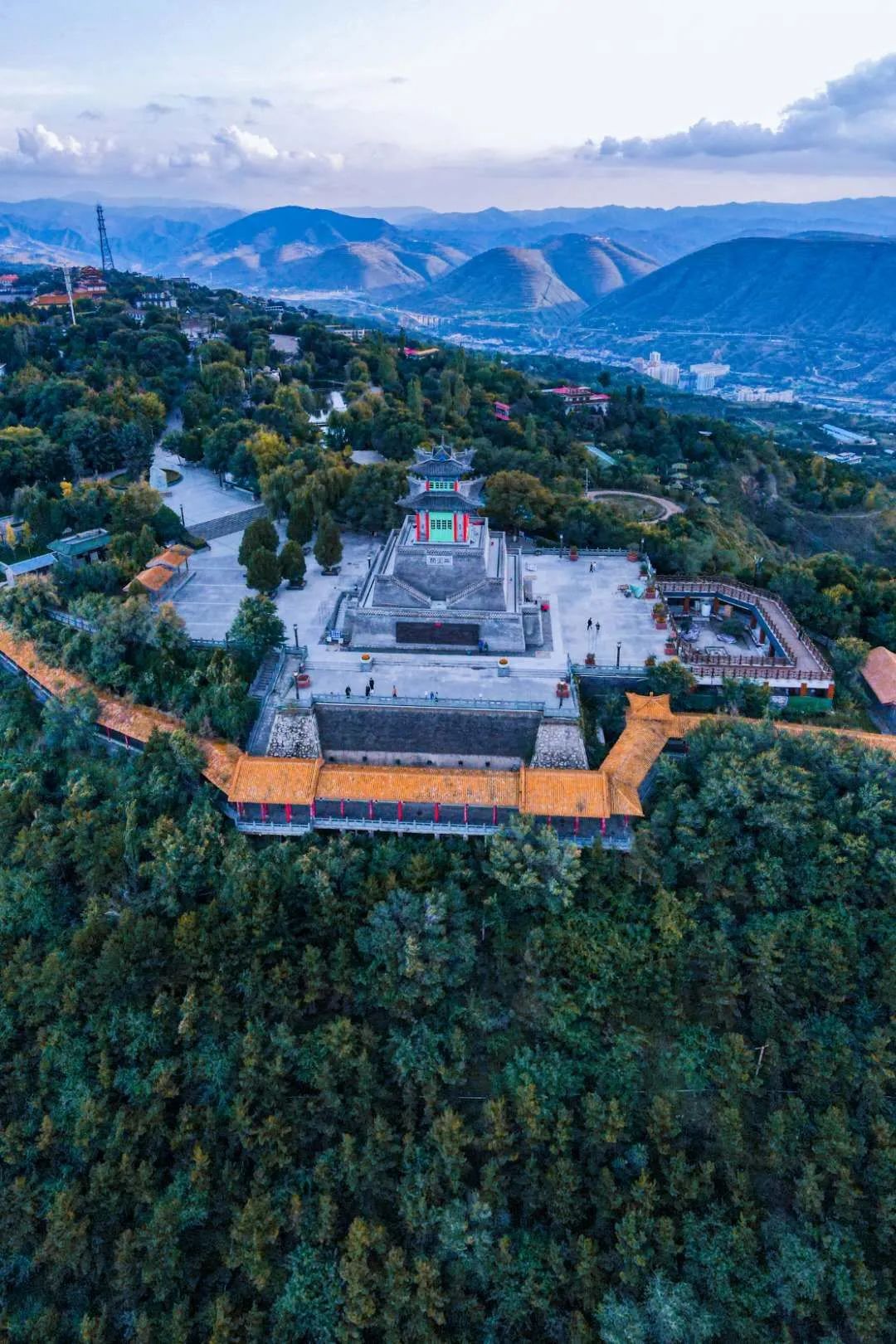 兰山公园三台阁修缮工程竣工!新增添青铜浮雕