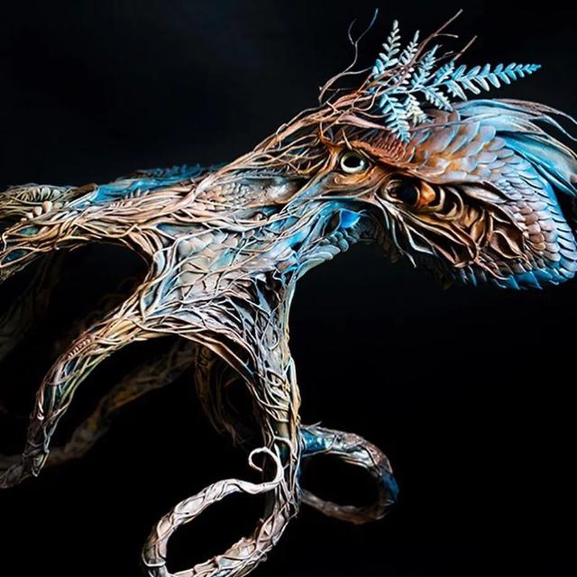 整个雕塑生物的精彩加入很多的创意元素她不断的在现有的动物原型中