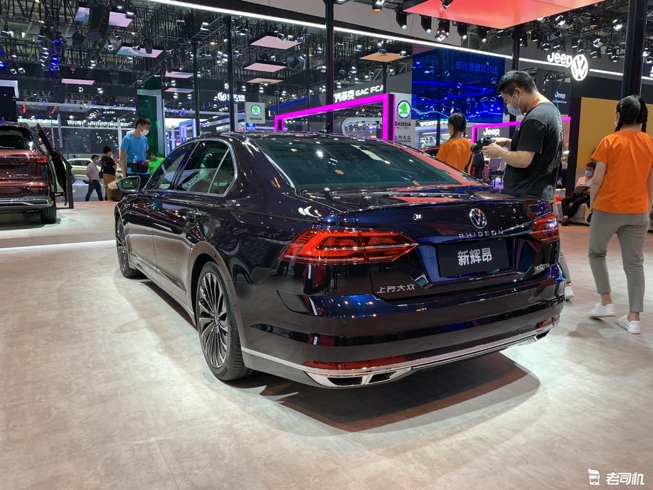 2020北京车展:新款大众辉昂正式亮相