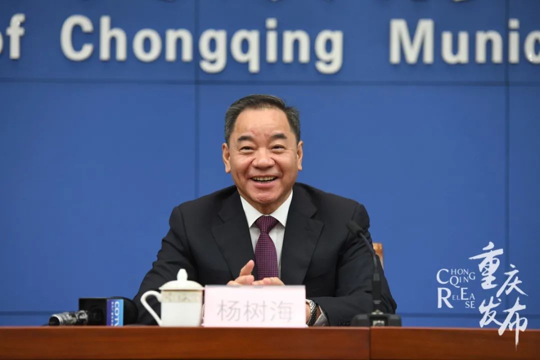 杨树海回答记者提问&nbsp;邹乐&nbsp;摄