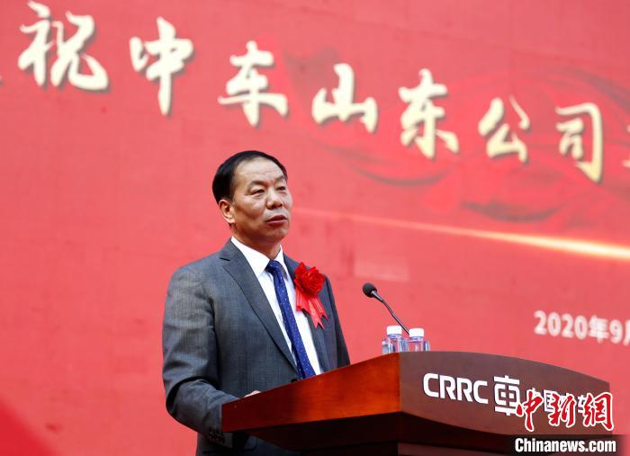 国家能源集团总经济师贾晋中发表致辞.