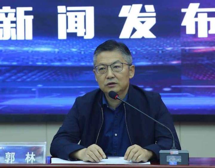 发布会上,银川市文化旅游广电局副局长郭林介绍,本次活动共分电竞赛事