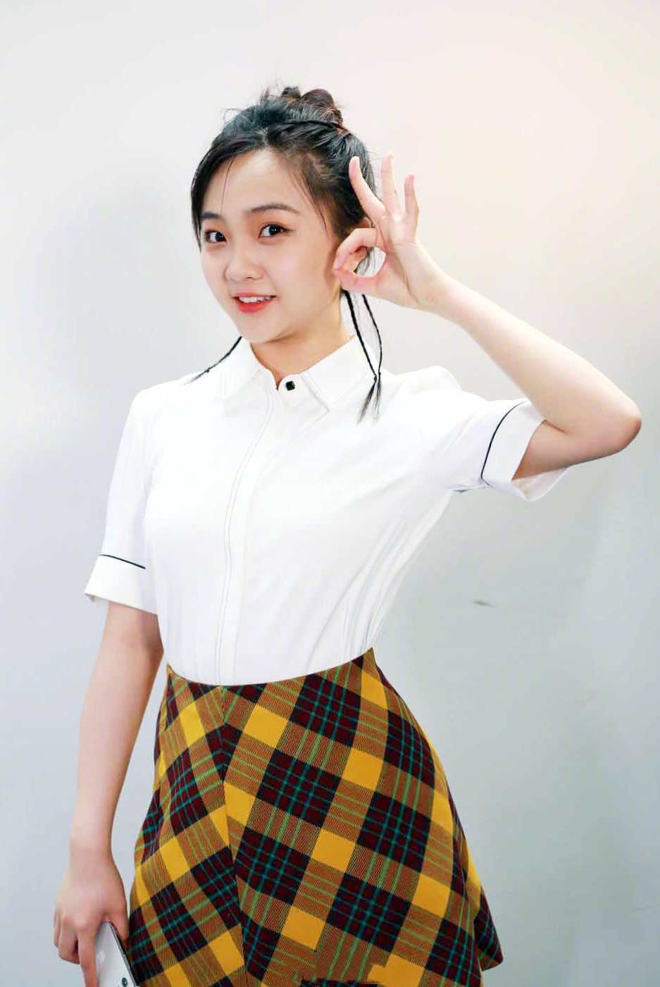 对林妙可的身材无语,才21岁就有了大妈肚,但真实反而漂亮!