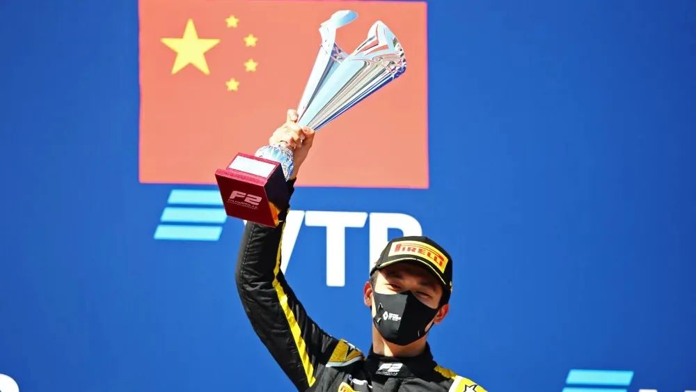 高光时刻,首位国际汽联f2锦标赛夺冠的中国车手--周冠宇