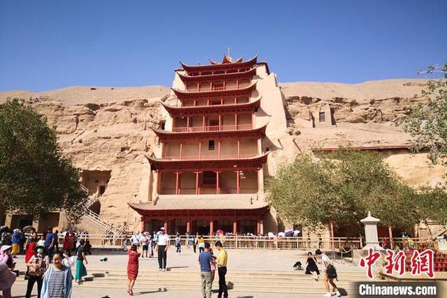 “双节”各地无预约不出游 小雁塔、云冈石窟等景区一票难求