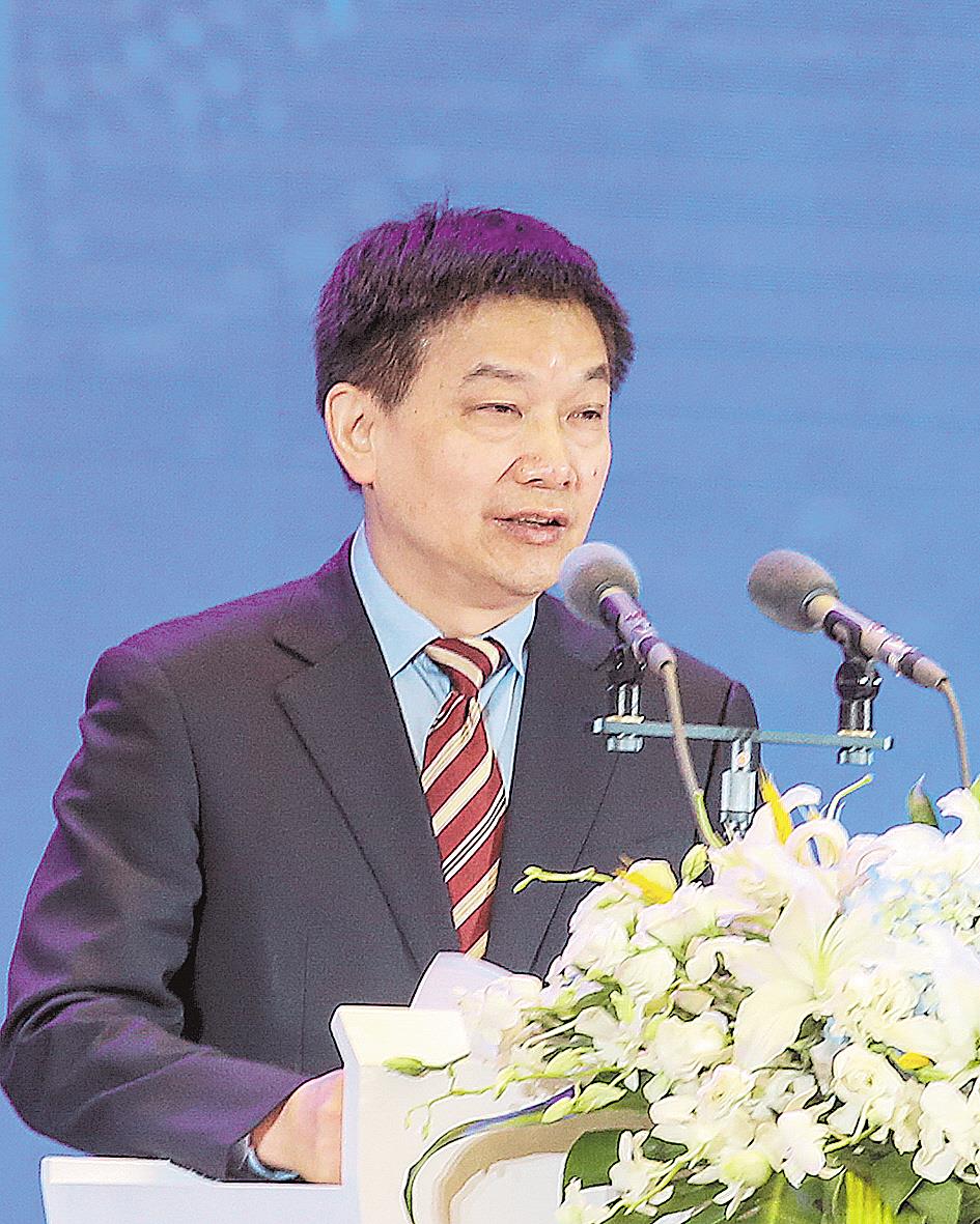 中国证监会市场监管二部副主任,一级巡视员刘健钧:今年鄂企直接融资