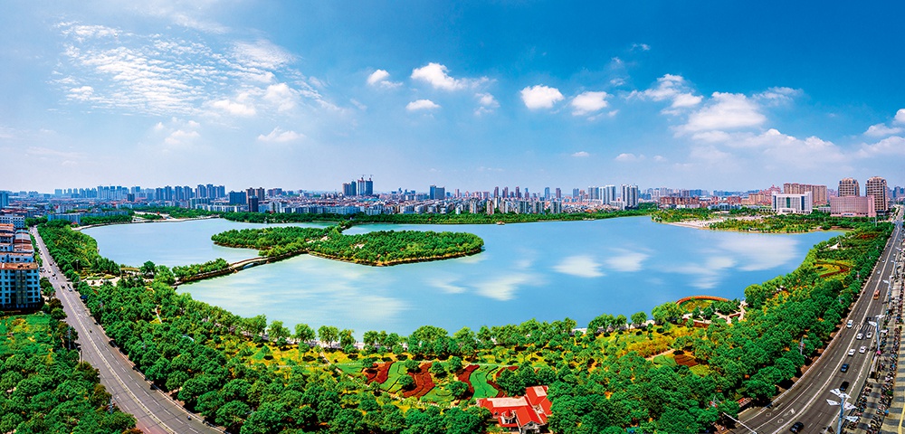 南昌县莲塘镇澄碧湖     肖茂员摄