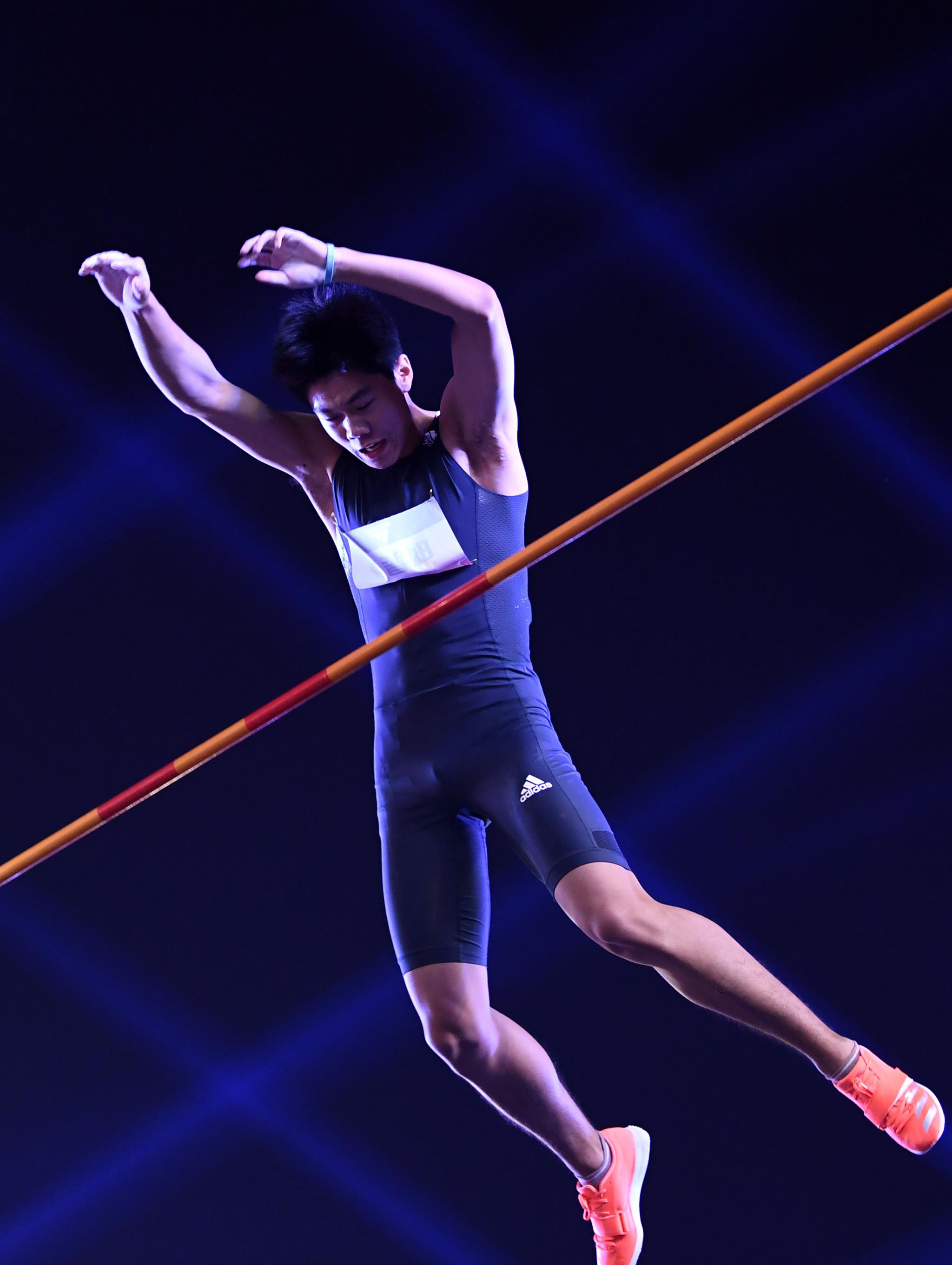 宋昊阳问鼎2020中国田径街头巡回赛西安站男子撑杆跳高冠军