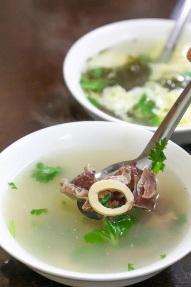 南城人排队也要吃的驴火,竟然藏在.__财经头条