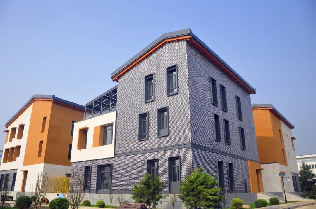 用"青砖""黛瓦"打造零碳建筑新范本|光伏|青砖|能耗_新浪新闻