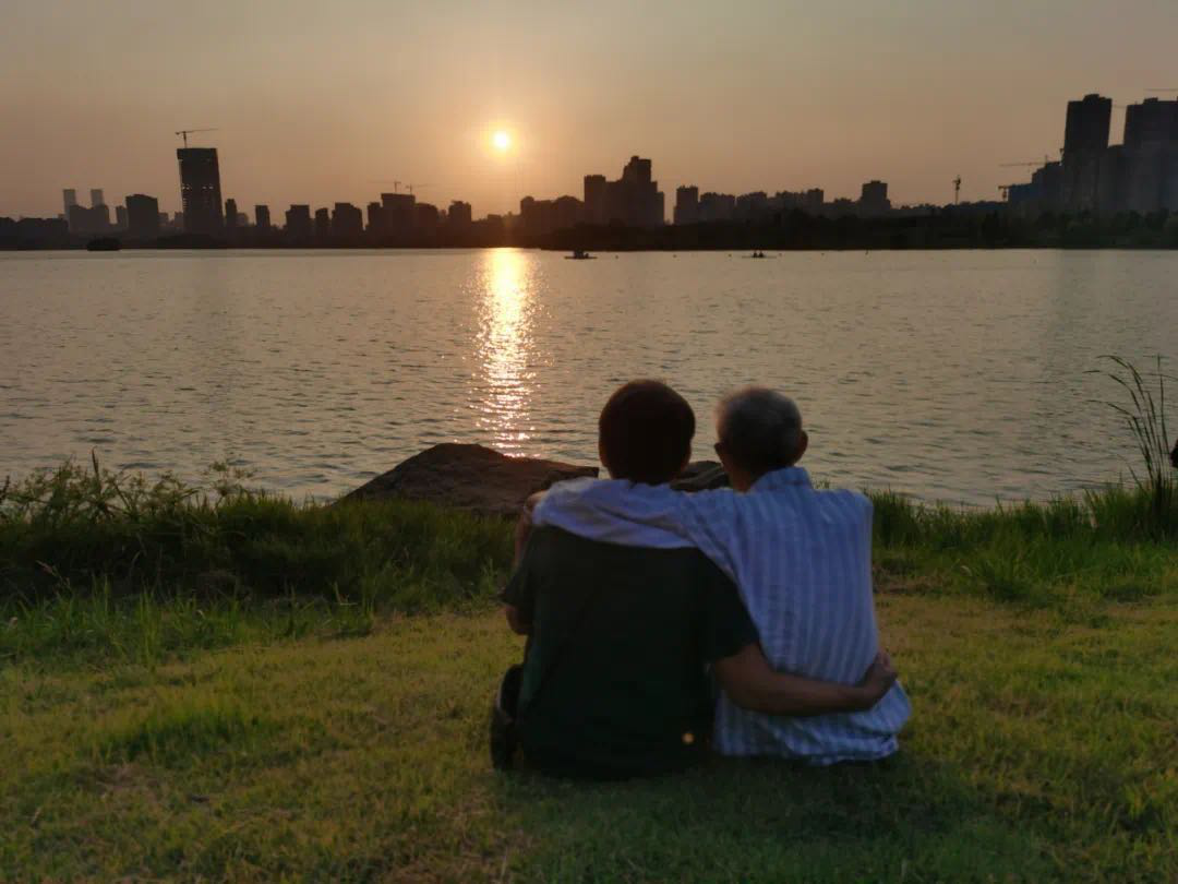 73岁肿瘤患者的愿望清单:想陪老伴看夕阳,医护一起陪他完成