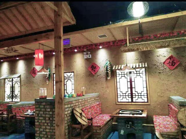 这家店装修很有风格   竹子样式的店面配合东北特色的内饰   浓浓的
