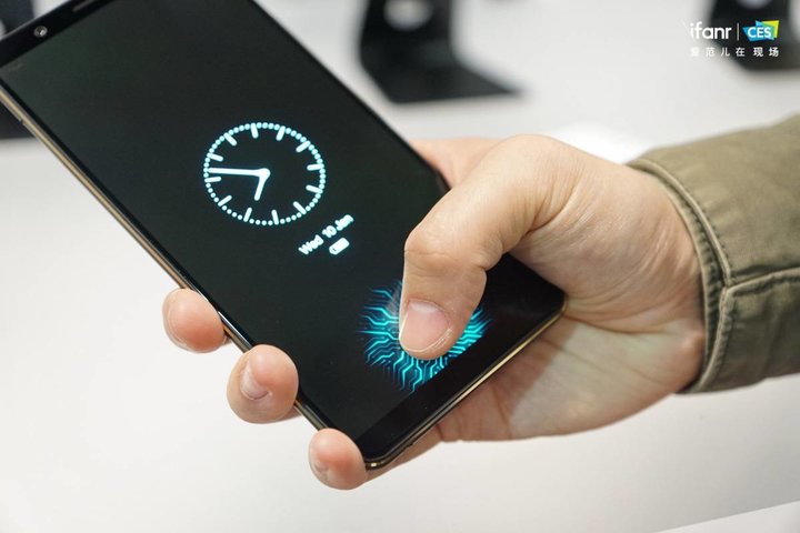 你应该买一台屏下摄像头手机吗 | 硬哲学|摄像头|屏幕|指纹_新浪新闻