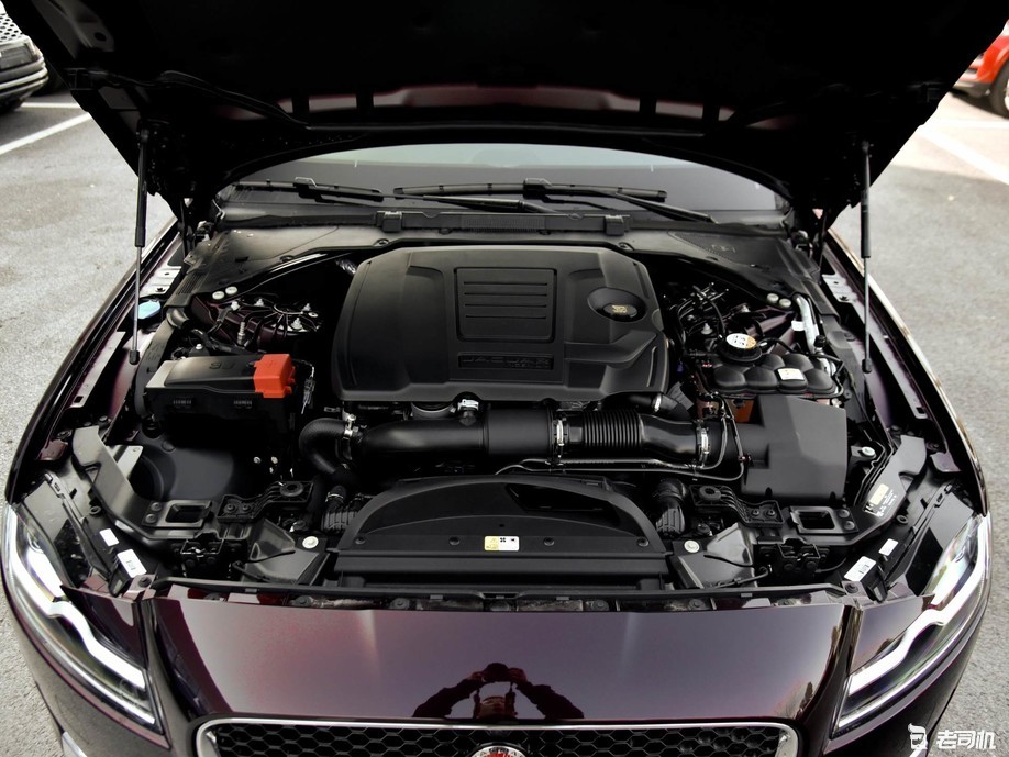 0t四缸涡轮增压发动机,最大功率250马力,峰值扭矩365牛·米,匹配zf
