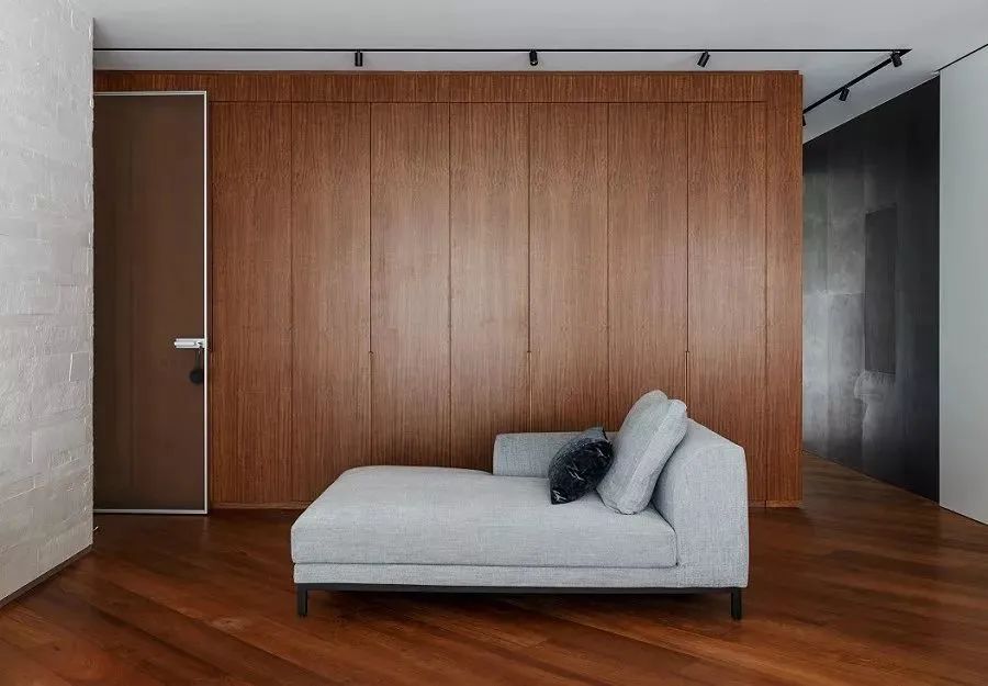 入墙式衣柜,让装修更有质量.