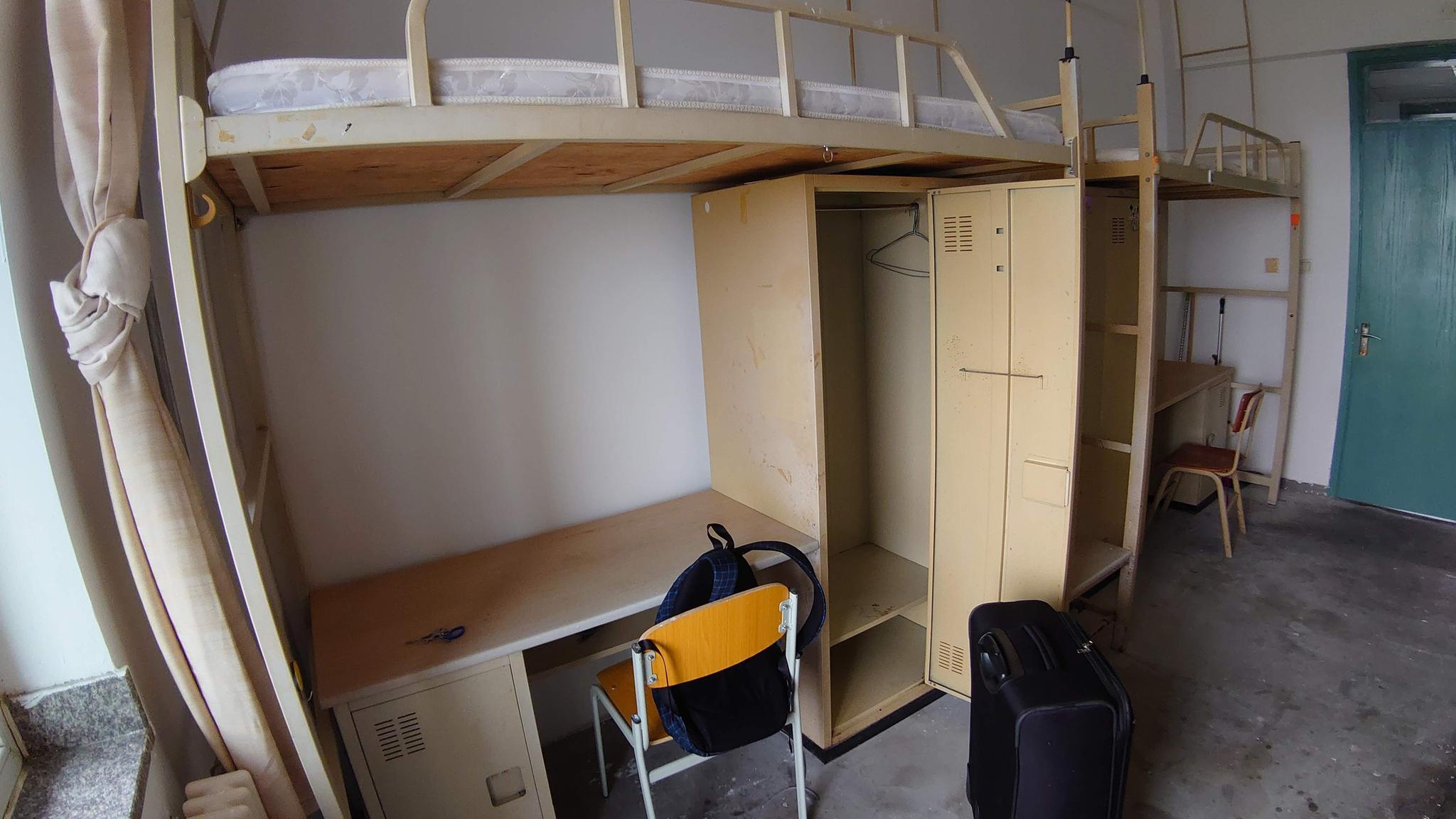 无限桌面|布置出一张宿舍书桌需要多少钱?改造时长 365 天的艰辛历程