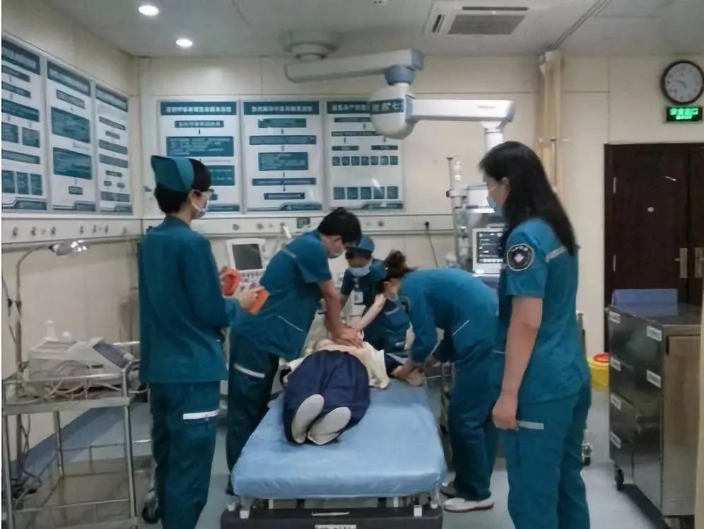 抢救配合流程和站位,你真的规范了吗