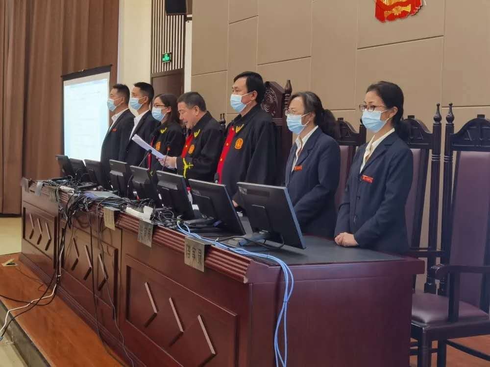 汉中:李群 崔伟黑社会犯罪组织公开宣判 首犯获刑23年并没收全部财产