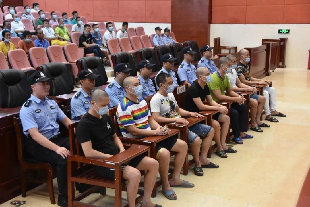 重拳再出击 又一起恶势力犯罪案件公开宣判 7人获刑