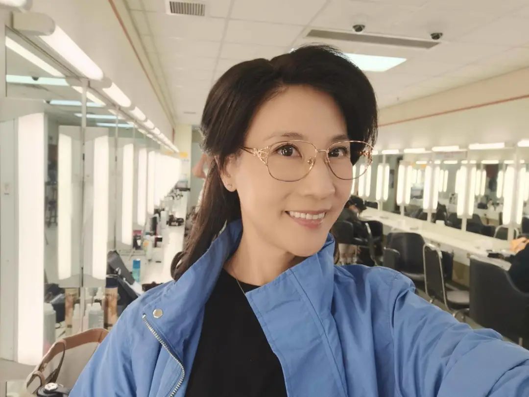 tvb处境剧女王,被赞美魔女,年轻时美貌不输一线花旦|花旦|tvb|林漪娸