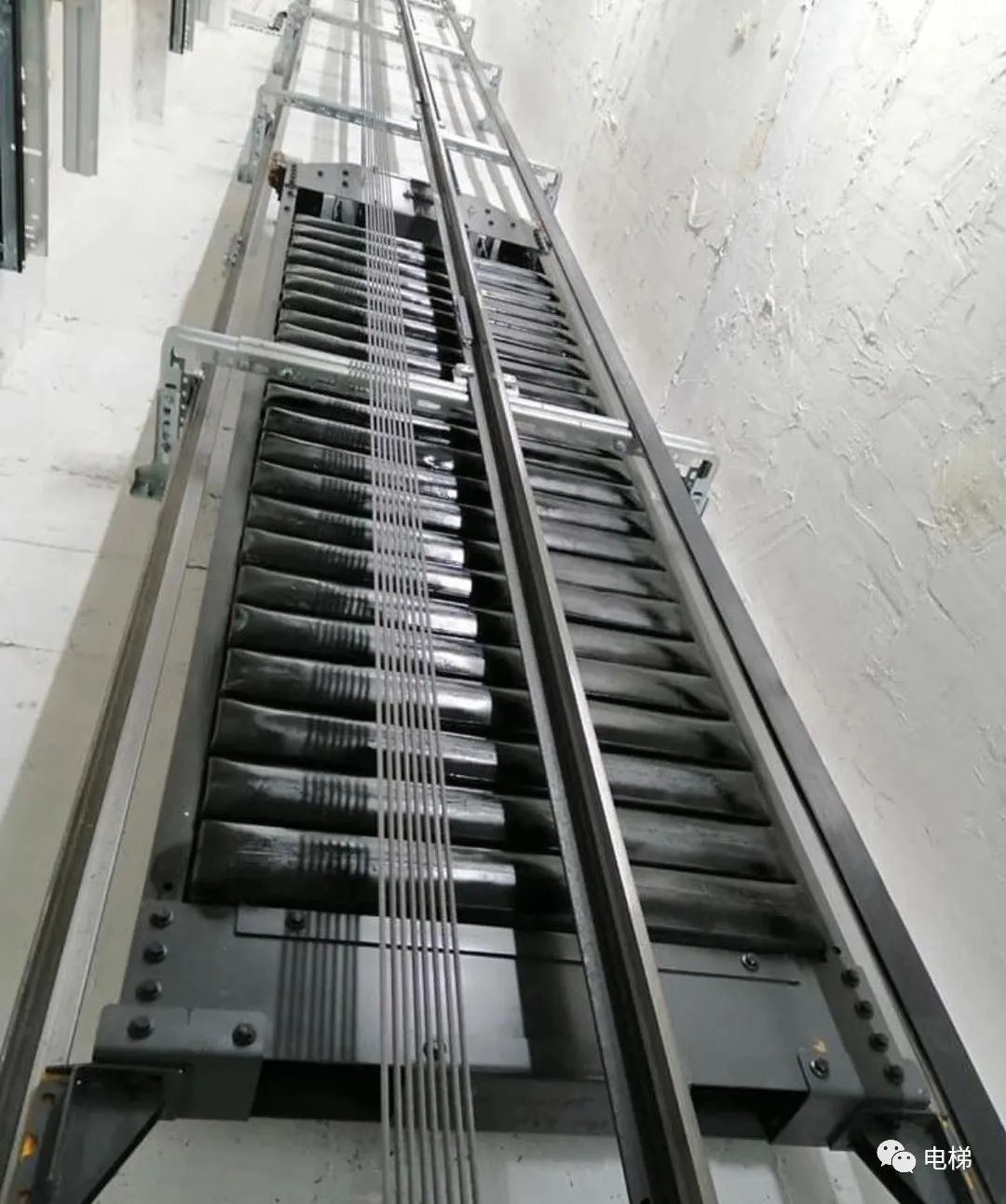 包塑的电梯对重,你没见过!