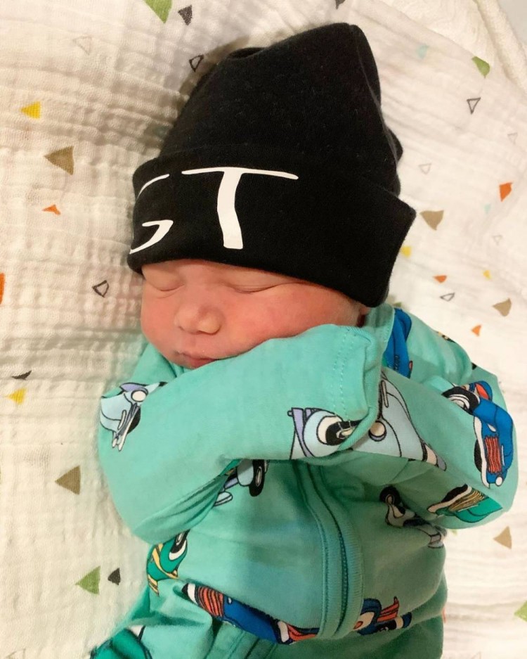 海沃德晒小儿子与自己合照难以相信他太像我了