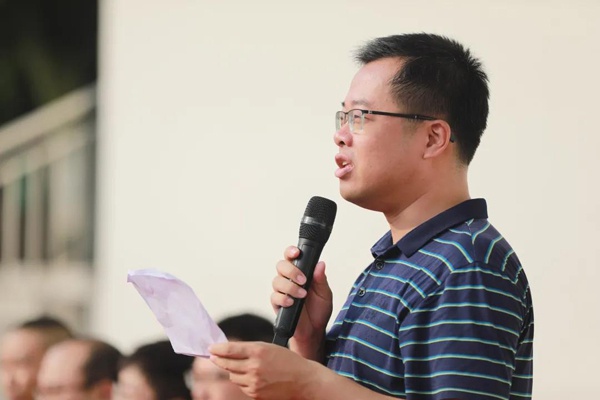 疾风知劲草烈火炼真金合川中学举行2023级新生军训开训仪式