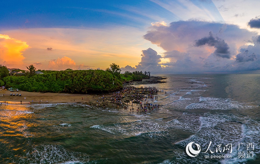 广西北海:涠洲岛五彩滩景色迷人|涠洲岛五彩滩|景色|何华文_新浪新闻