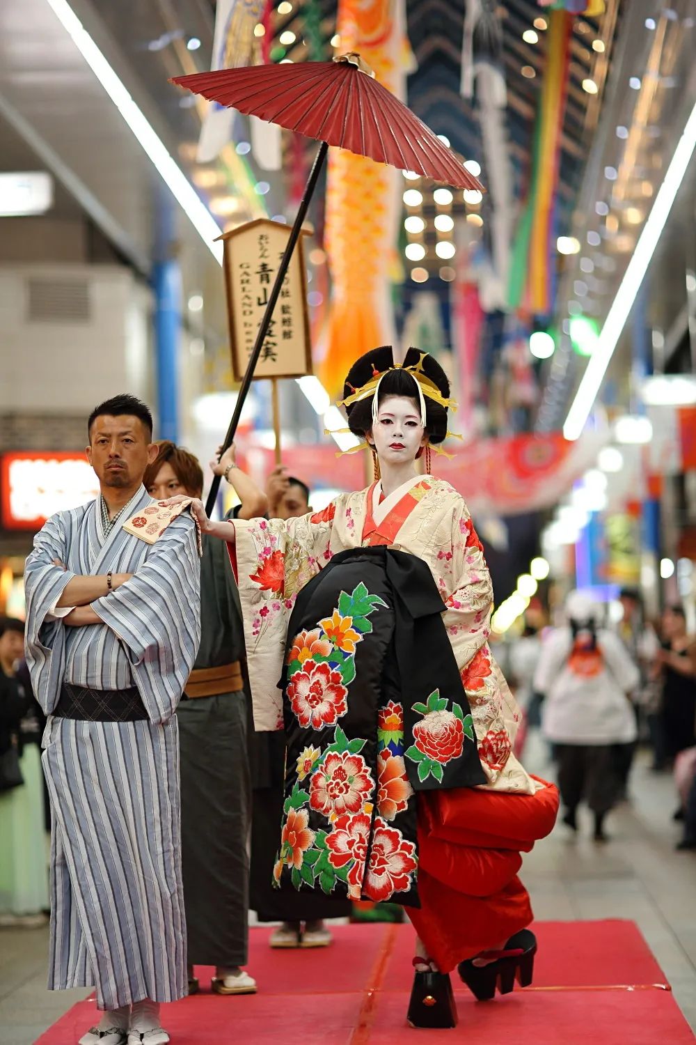 日本花魁地位有多高想见面先过3关28岁是法定退休年龄