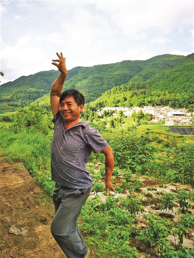 大山里的"灵魂舞者":干活累了就在地头跳孔雀舞