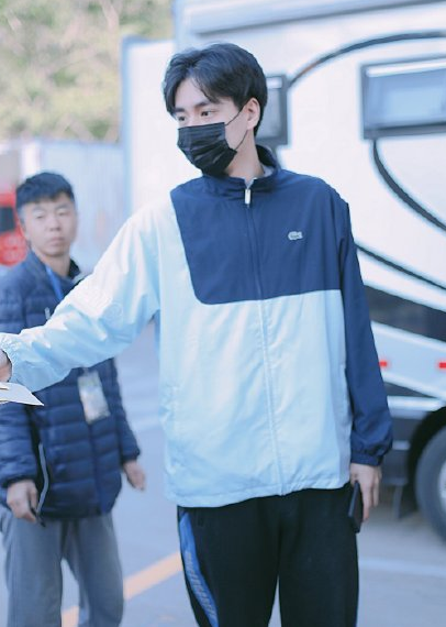 漫画男生胡一天演技好颜值高这衣品太让人上头了