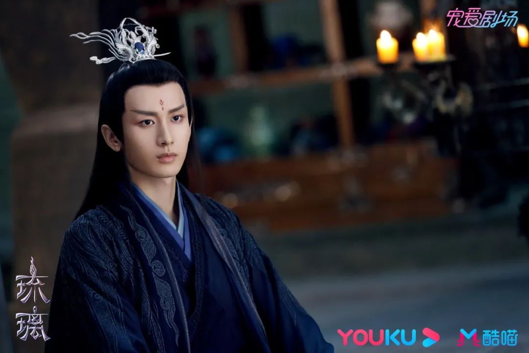 男友心中有白月光怎么办 如何正确处理感情中的白月光问题