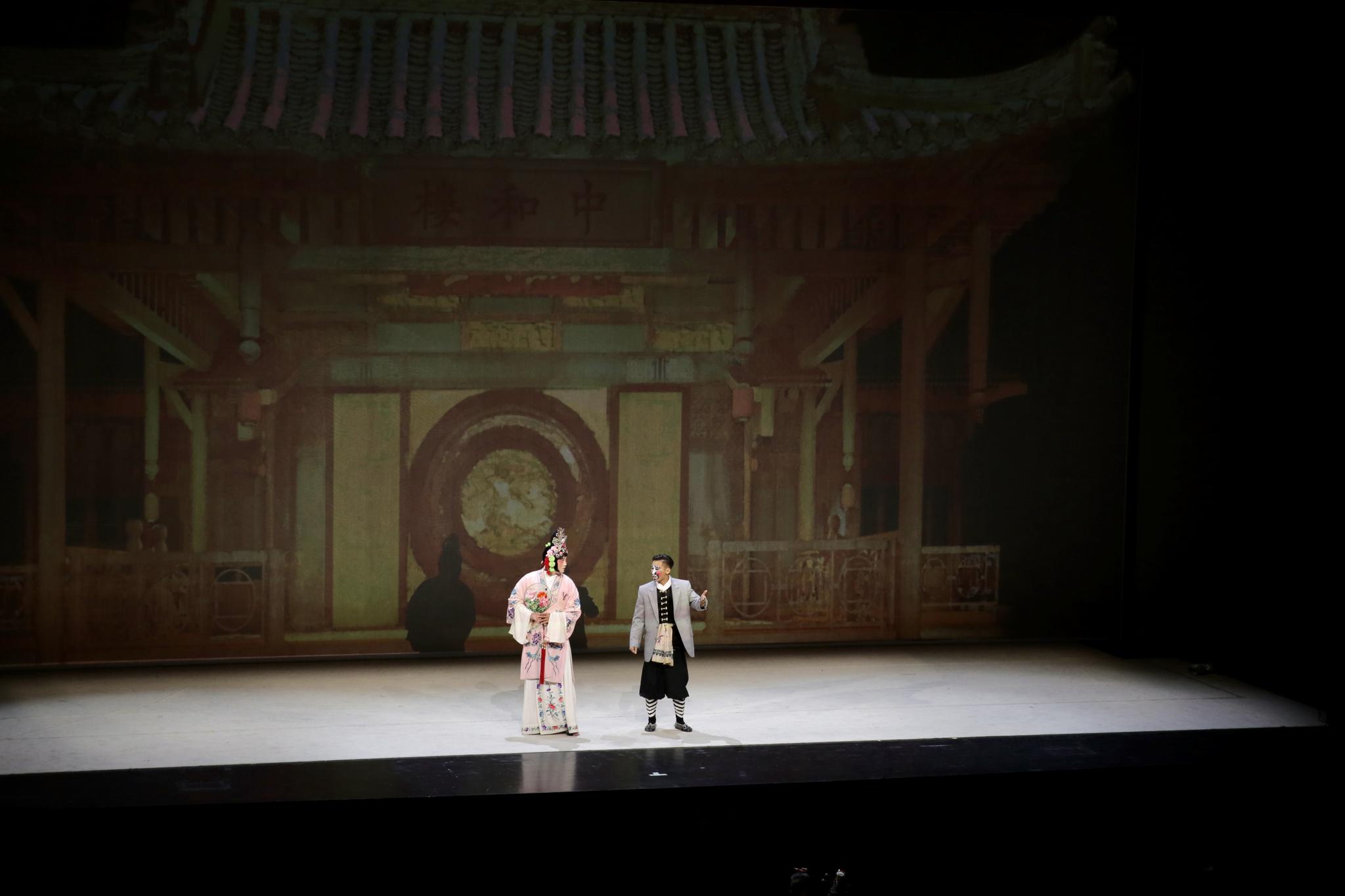 新编京剧《五丑四美图》首演直播,为小屏观众调整表演