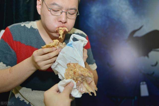 央视连续两次点名"大胃王"吃播,假吃浪费,真吃伤身