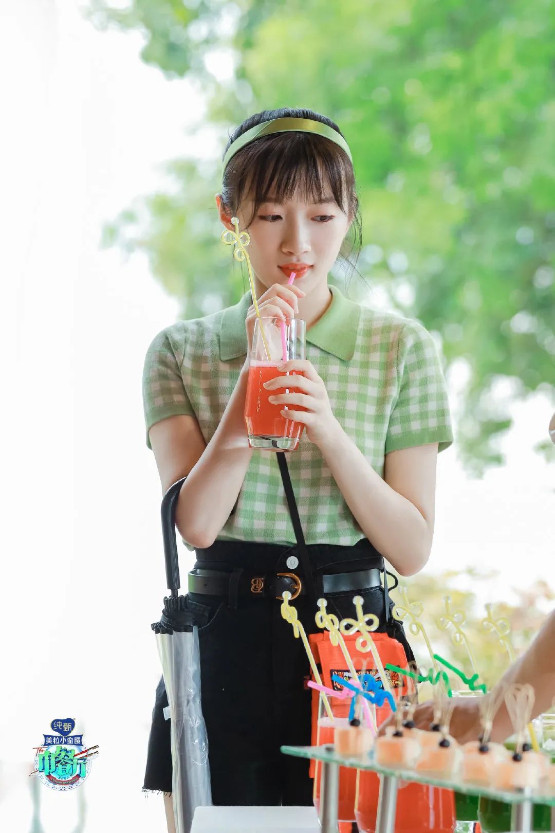 彩虹屁赵丽颖都没能带火的中餐厅竟然被李浩菲治愈了