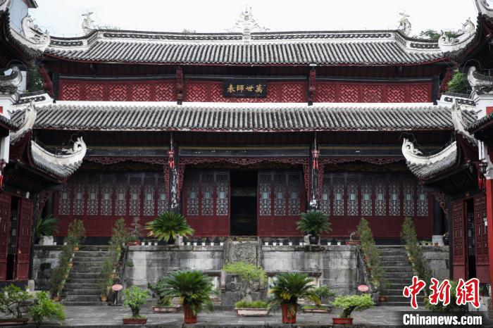 浙大在湄潭办学的7年中,对当地文化教育,农业生产,治学育才等方面产生