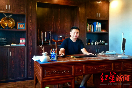 为给员工发工资 这位老板卖了自己两套房休闲区蓝鸢梦想 - Www.slyday.coM