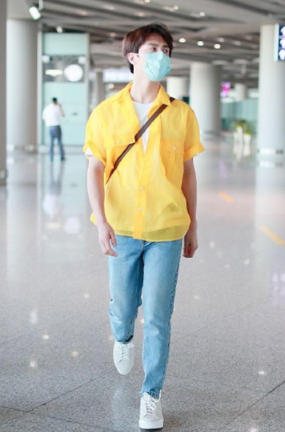 35岁的马天宇,颜值在线演技走上坡路,一身黄西装谁还认出他?