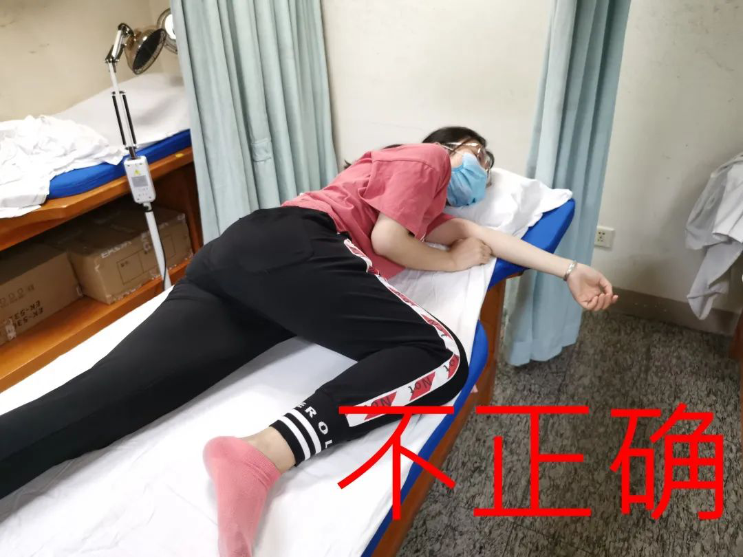 18岁女孩脊柱严重侧弯，元凶竟是……你可能也做过！休闲区蓝鸢梦想 - Www.slyday.coM