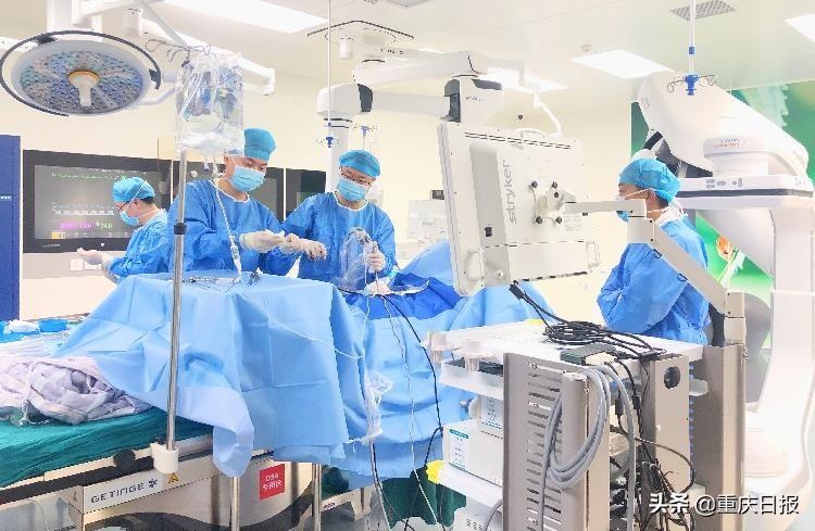 西南地区首个涵盖滑轨CT、DSA、术中放疗的复合手术室在重庆大学附属肿瘤医院投入使用|设备_新浪新闻