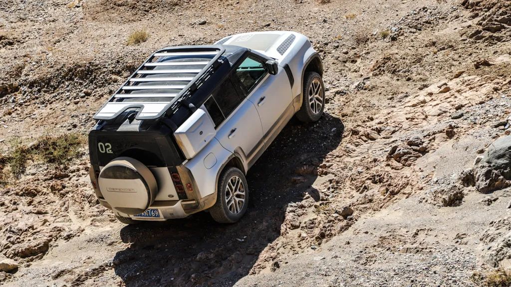 30t空气悬架5米车长这车越起野来不输奔驰g