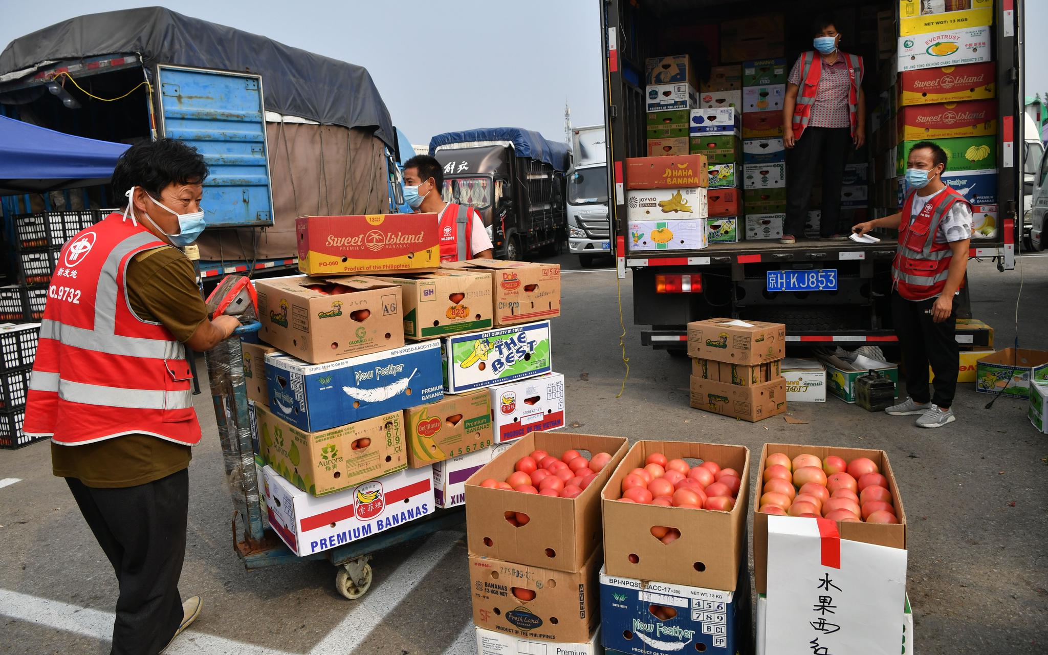 北京新发地批发市场创34年来正月交易新高，“保价菜”稳供