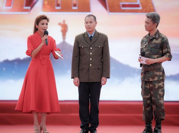 央视《时刻准备着》落幕 “中国机长”刘传建忆往事|刘传建_新浪新闻