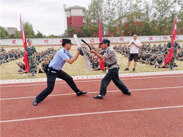 肥西花岗:加强反恐防暴演练 筑牢校园安全防护网