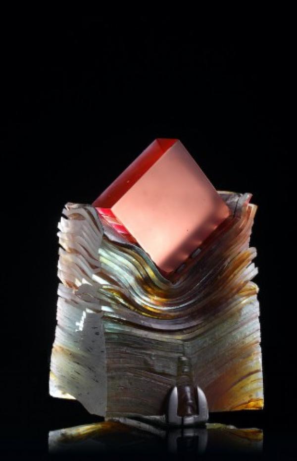 跨越三代艺术家英国现代玻璃艺术亮相上海