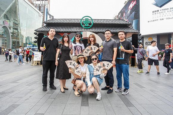 传统古蜀建筑新潮设计爱达乐首家快闪店亮相春熙路