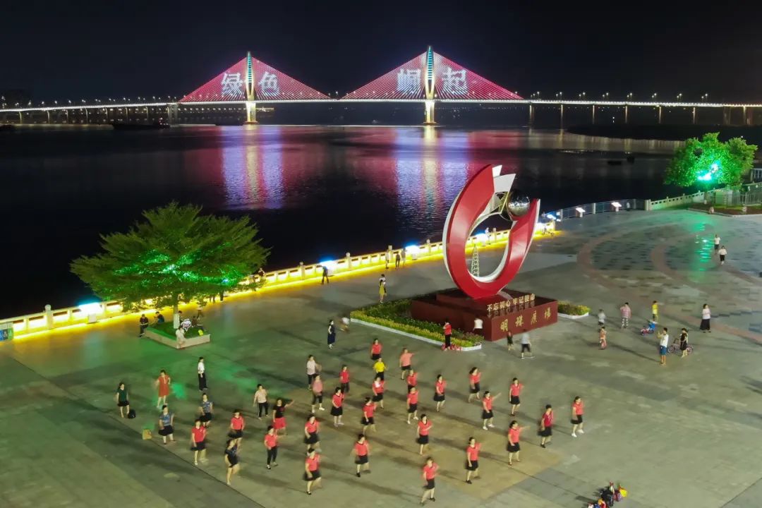 肇庆这条沿江景观灯带亮起来了!