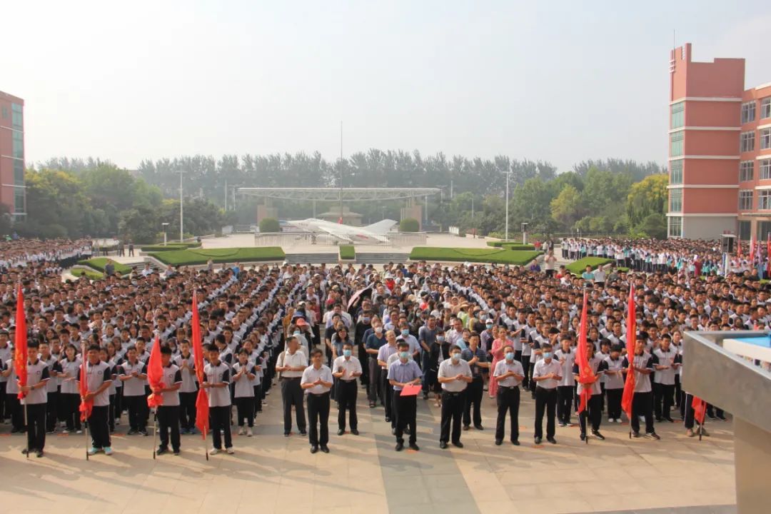 李东海履新北镇中学校长曾任滨州市一中校长