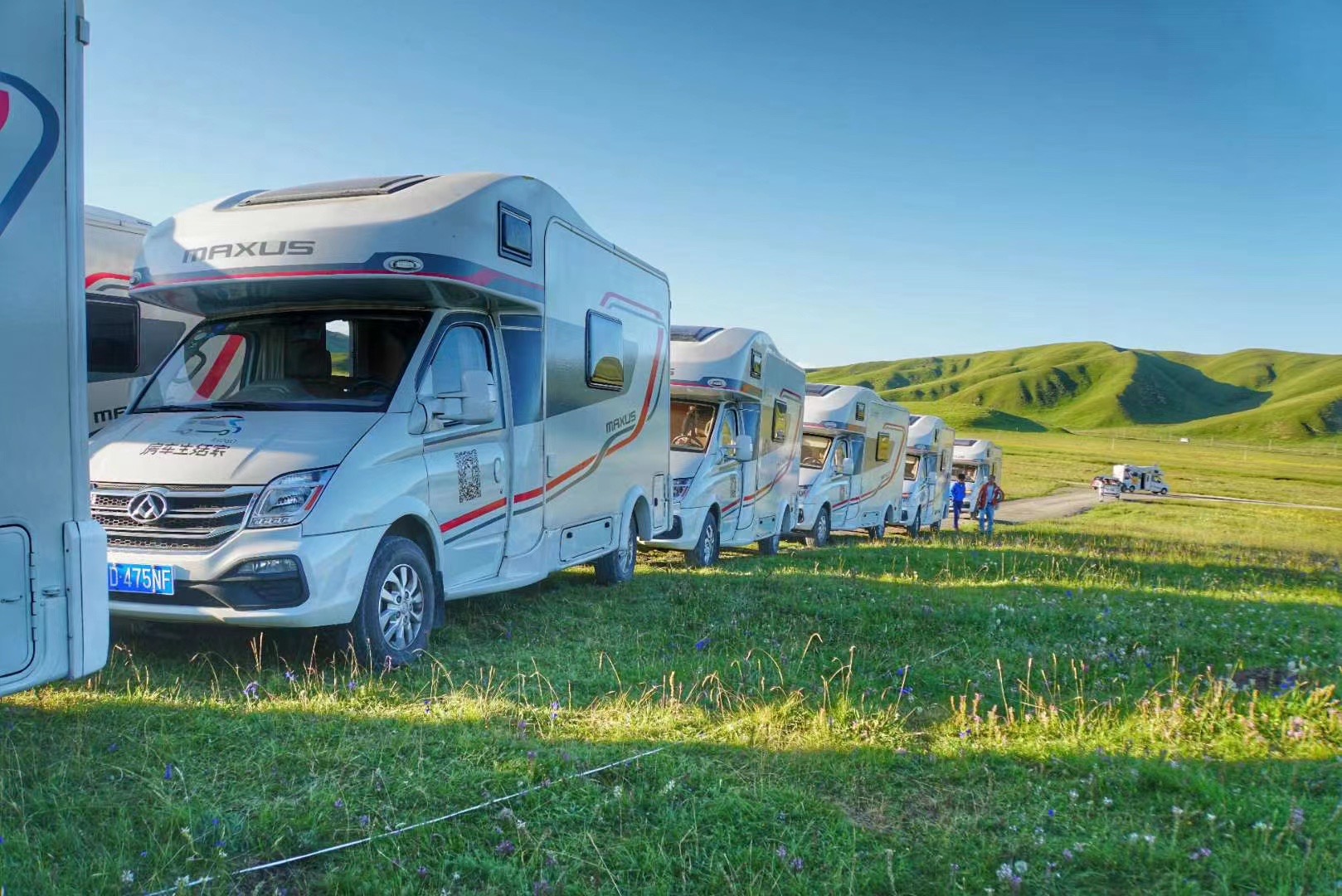 在中国西北,房车旅游正走俏